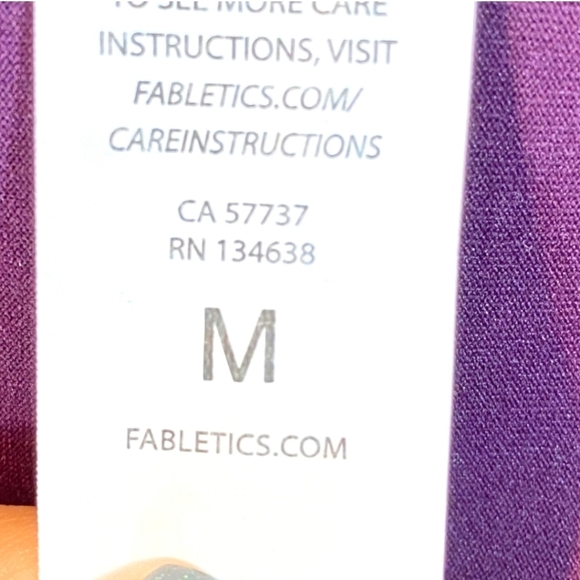 🎁Fabletics Purple Open Back Workout Tank Top - Picture 2 of 8